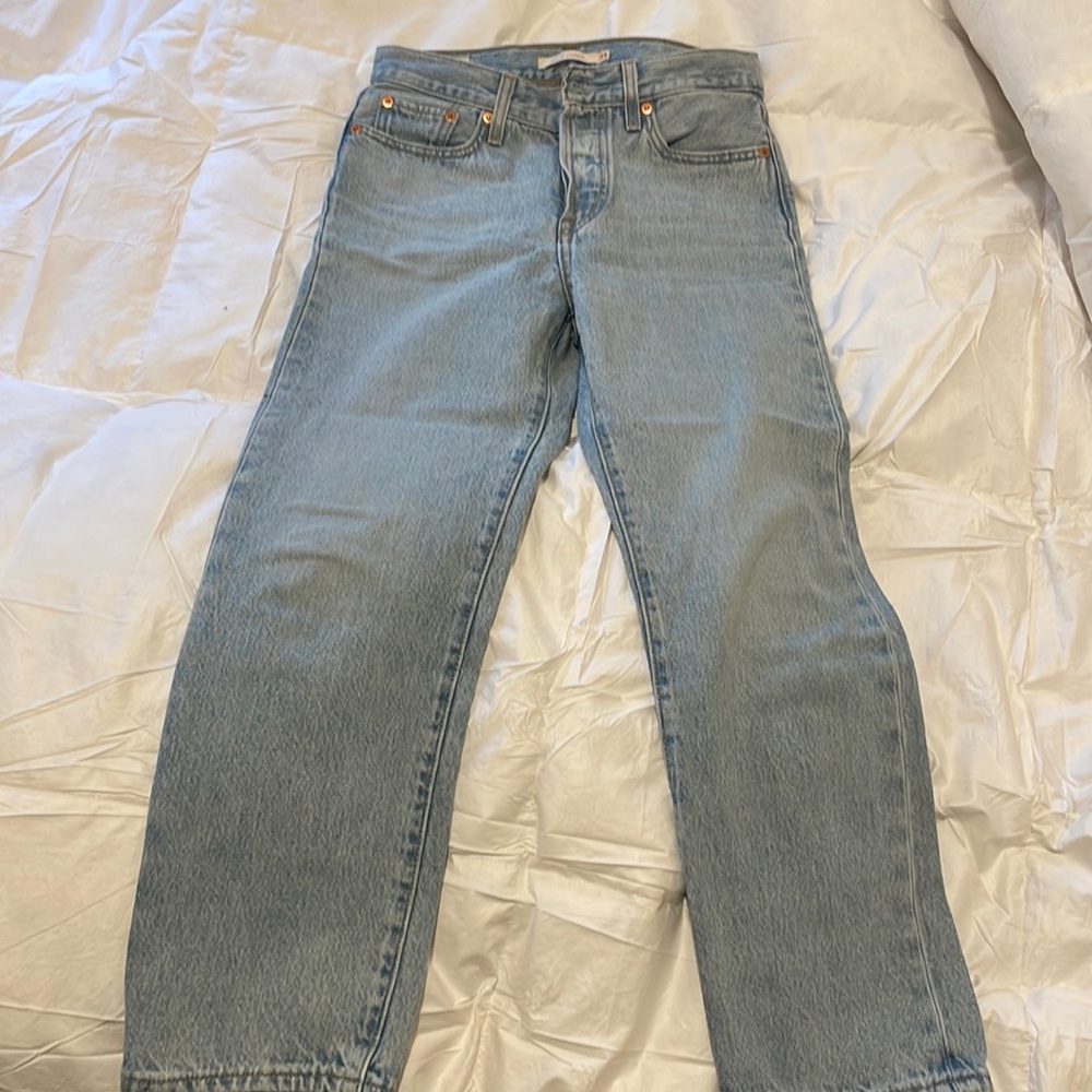 Levi Wedgie Straight